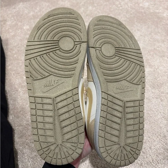 Jordan Air Sneakers in sand and White - Picture 8 of 9